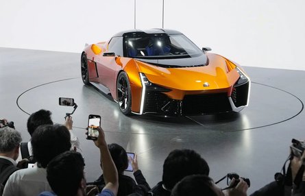 Автошоу в Токіо, Japan Mobility Show, Toyota Century, Honda Prelude, Suzuki Swift, Toyota Land Cruiser