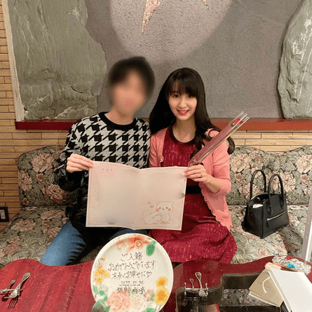 пані Адзараші та її чоловік