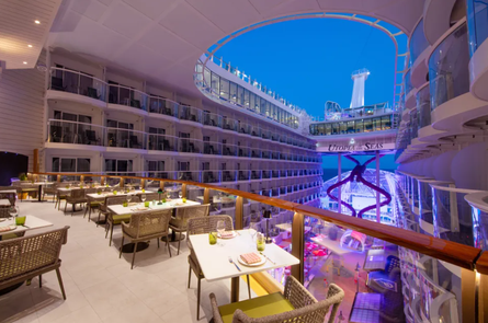 Utopia of the Seas, другий за величиною круїзний лайнер у світі, відпочинок в круїзі, корабель, судно, туризм