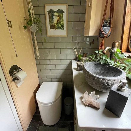 Молодая пара живет в лодке, чтобы не платить за аренду, недвижимость, жилье, Великобритания, фото, интересные истории