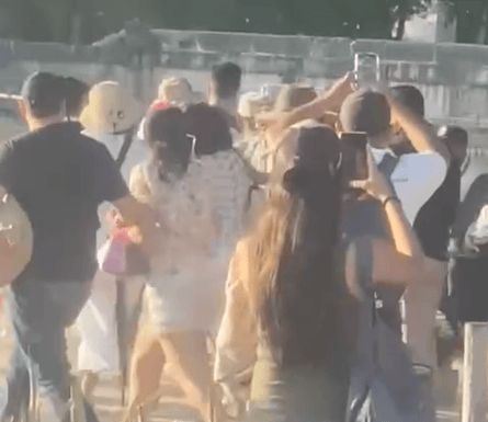 пирамида, Мексика, избили, турист, туриста избили, турист убегал, побег, нарушитель, нарушение правил