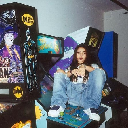 Ким Кардашьян, модные тренды, модные джинсы