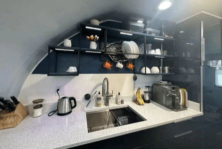 Женщина переделала складское помещение в уютное жилье, военный склад, уютный дом, дом мечты, цена ремонта, переделала дом