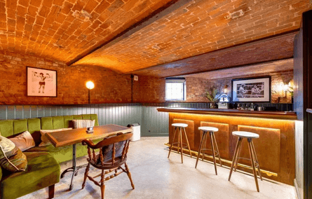 Колишня в'язниця, розкішний будинок, колишня в'язниця, в'язницю переробили на будинок, розкішне житло, нерухомість, дороге житло, вишукане життя