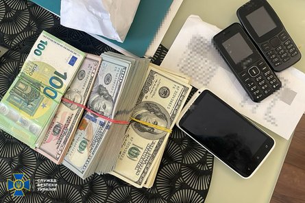 СБУ показало пачки денег, обнаруженные у работника НАБУ