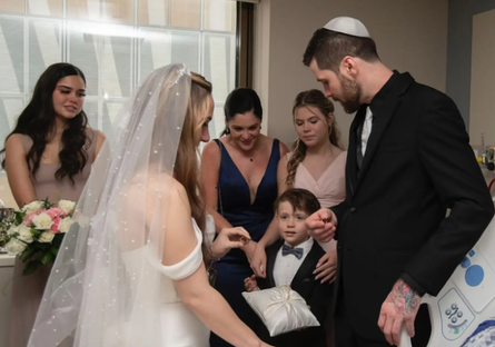 Весілля у лікарні, Елізабет Лінде з Лонг-Айленду, сюрприз для батька, шлюб, урочиста церемонія одруження, курйози, США