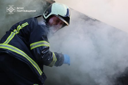 Внаслідок удару по ТЦК в Полтаві зайнялися пожежі