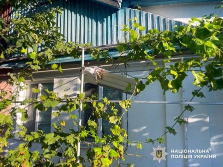 В Херсоне боеприпас РФ упал в кроватку двухлетнего мальчика.