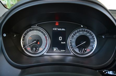 Приборы сузуки, Suzuki S-Cross, Новый Suzuki S-Cross, Suzuki S-Cross 2023, кроссовер Suzuki