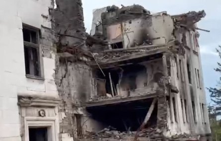 Драмтеатр Мариуполь авиаудар обстрел жертвы завалы ВС РФ захоронения