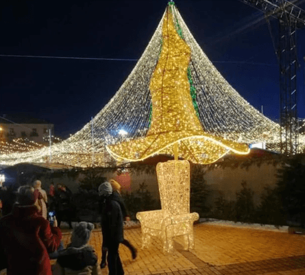 Главная елка, елка, новогодняя елка, рождественская елка, елка Киев, елка шляпа, елка шляпа