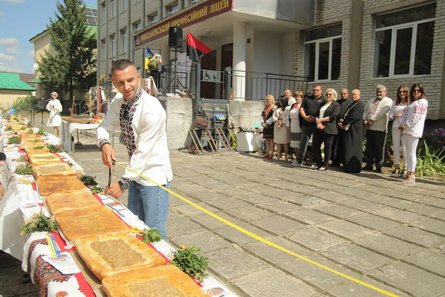 На Львовщине установили рекорд Украины по приготовлению Красовского пирога