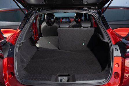 Интерьер нового Nissan Juke багажник, оснащение