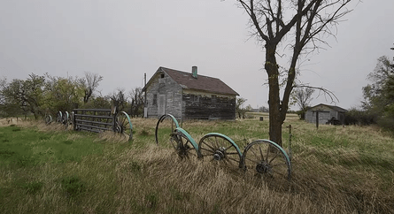 Заброшенная деревня в Канаде, заброшенный город, город-призрак, провинция в Канаде, заброшенная церковь, пустые дома,