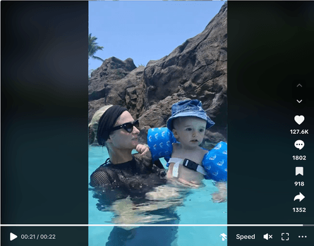 Періс Гілтон із сином