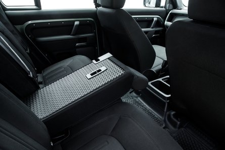 Интерьер Ленд Ровер Дефендер