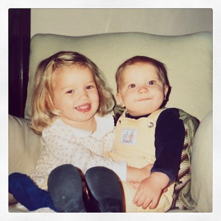 Розі Гантінгтон-Вайтлі, в дитинстві, Тобі Гантінгтон-Вайтлі