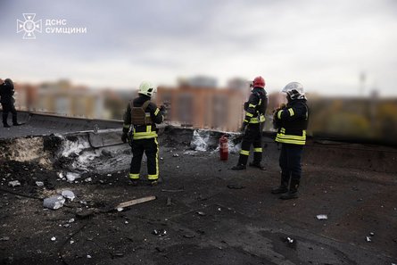ЗС РФ атакували дах багатоповерхівки у Сумах