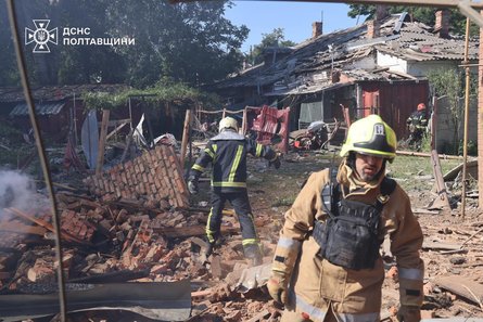 Спасатели ликвидируют последствия обстрела Полтавы 3 июля