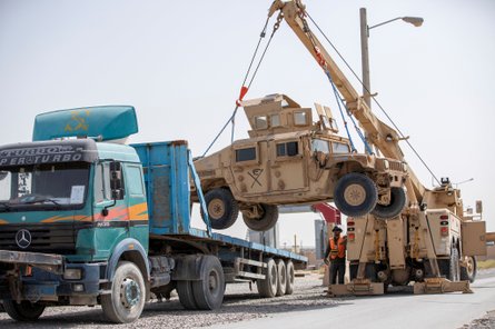 авиабаза баграм, американские военные, мародеры, афганские правительственные войска