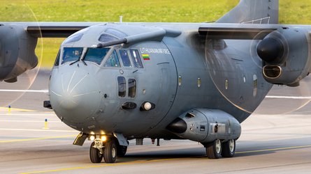 Президент Литвы приземлился на самолете ВВС Spartan