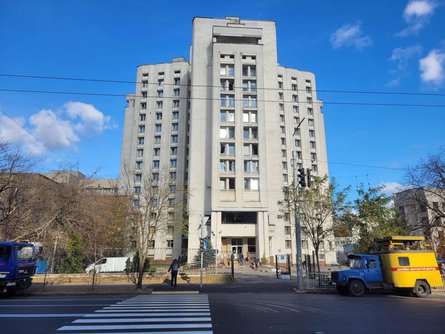 Обстріл 3 листопада, шахеди рф, КНУ, вікна в корпусі