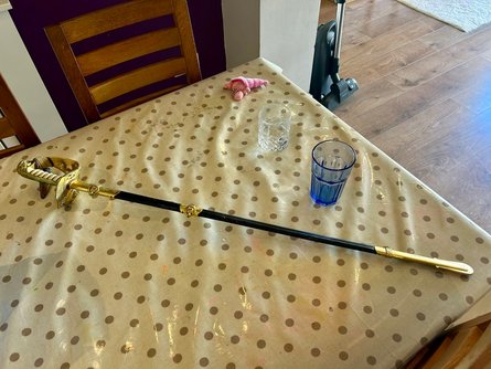 Меч на горищі