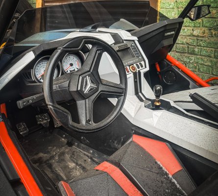 салон Polaris Slingshot, Polaris Slingshot 2016, трицикл Polaris