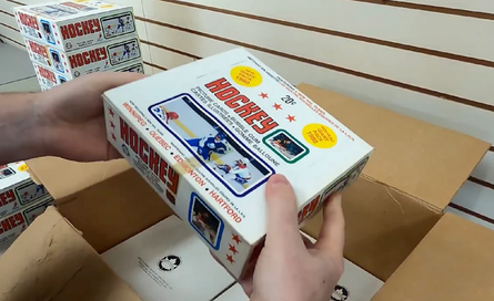 Карточки хоккеистов, Уэйн Грецки, коллекционеры, аукцион, Канада, сокровища, курьезы, находки, фото