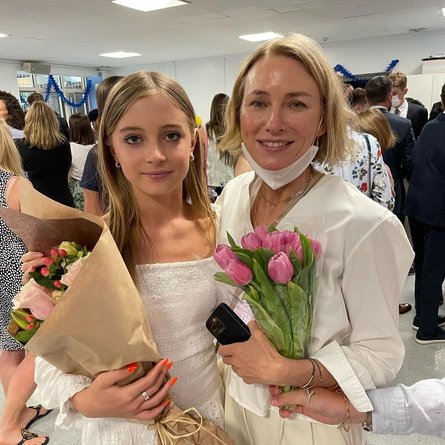 наомі уоттс, кай шрайбер, Лієв шрайбер, саша шрайбер, хлопчик у сукні