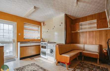 Дом с ретро-кухней, дом, жилье, современный дом, недвижимость, продажа жилье, не трогали 50 лет, застыл во времени, кухня