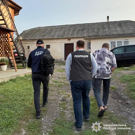 Працівники поліції і ДБР провели обшуки в межах третього етапу операції Опікун