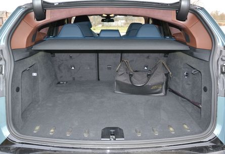 багажник BMW XM 2024, BMW XM, новий BMW XM, кросовер BMW