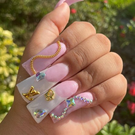 ногти-клеш, утиные ногти, Duck nails, тренды маникюра, тренд маникюра 2021, маникюр, форма ногтей