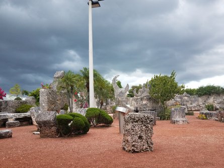 "Коралловый замок" в США, коралловый замок, Эдвард Лидскалнин, каменный монумент, построил в одиночку, инопланетяне, американский Стоунхендж