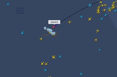 Ненсі Пелосі візит турне літак Гаваї Тайвань посадка Китай навчання FlightRadar24