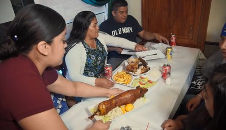 Блюдо из грызунов, морская свинка, жаркое из грызунов, Эквадор