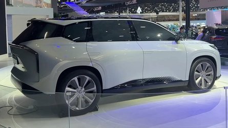 электрокроссовер Тойота, электромобили Toyota, Toyota bz, Электрокроссовер Toyota