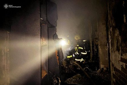 ночная атака, БпЛА, Тернополь, ГСЧС, попадание, жилой дом, пожар