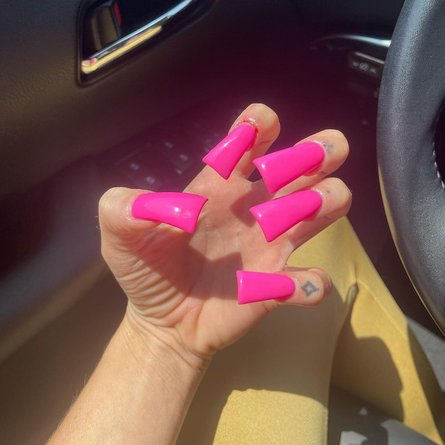 ногти-клеш, утиные ногти, Duck nails, тренды маникюра, тренд маникюра 2021, маникюр, форма ногтей