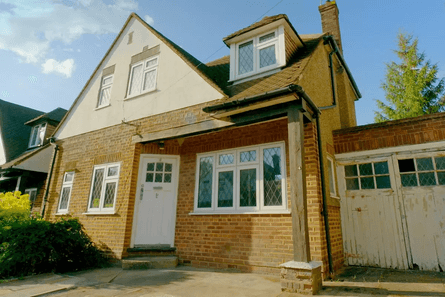 Жінка отримала будинок від невідомого родича, будинок, нерухомість, курйози, спадщина, житло, розкішний будинок, ремонт