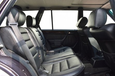 универсал Mercedes-Benz E36 AMG, Mercedes-Benz E36 AMG салон, Mercedes-Benz E36 AMG задний ряд, продажа Mercedes-Benz E36 AMG, Mercedes-Benz E36 AMG интерьер