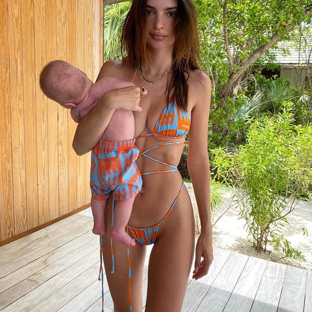 Емілі Ратаковскі, дитина, син