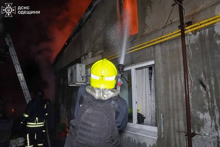 Атака Шахедов, Одесса, 16 апреля, ГСЧС, пожарные, пожар