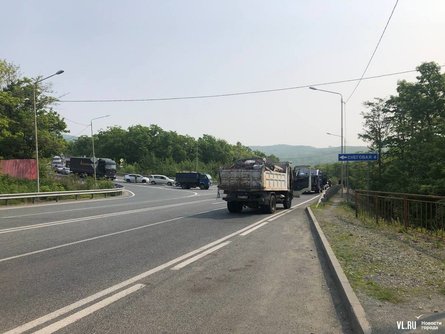 После взрывов во Владивостоке перекрыли движение и вызвали пробки