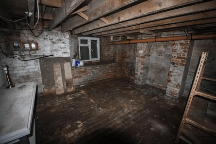 Подвал дома