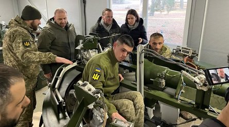 Пісторіус і Умєров в навчальному центрі