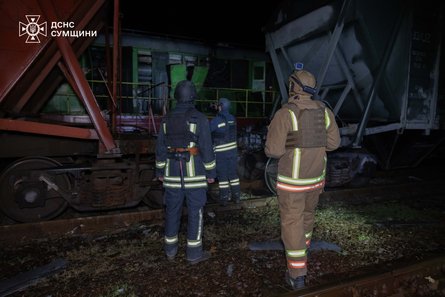 Российский дрон ночью ударил по железнодорожной станции в Сумах