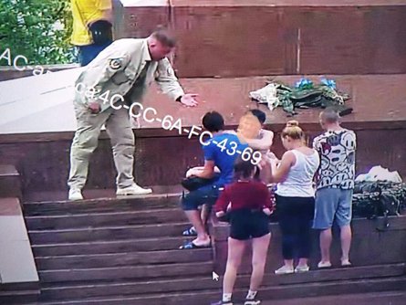 Одесса, Вечный огонь, охранник,