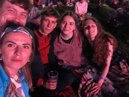 Фото Андрія Синишина з друзями, фото: Facebook/Анастасія Торос